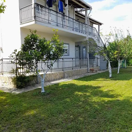 Artemis & Apartment *