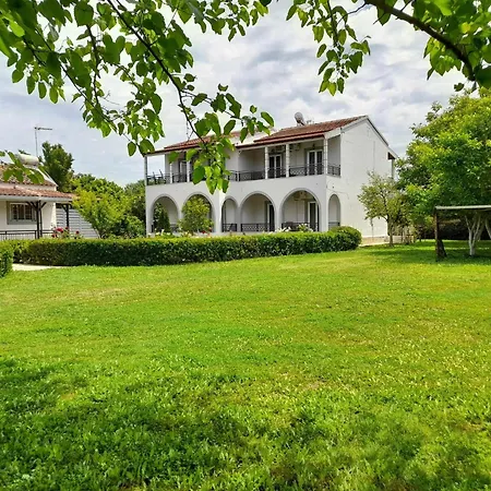 Appartamento Artemis & *