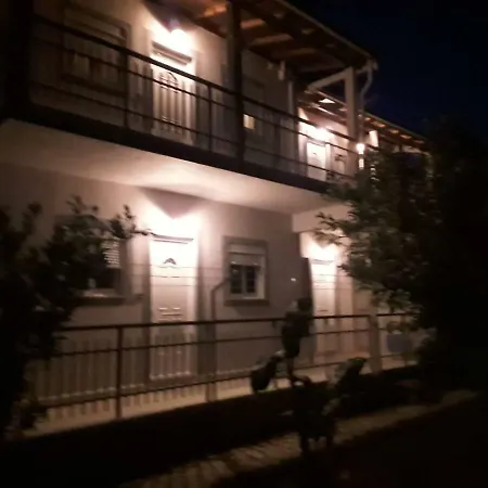 Artemis & Apartment *