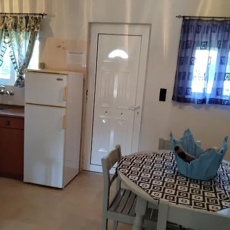 Artemis & Apartment